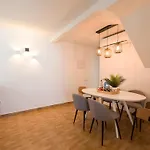 Dom wakacyjny Sunset House Caideros