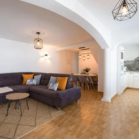 Sunset House Caideros